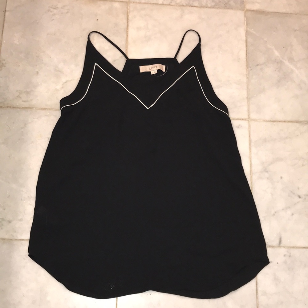 NWOT blank tank top v neck line white accent